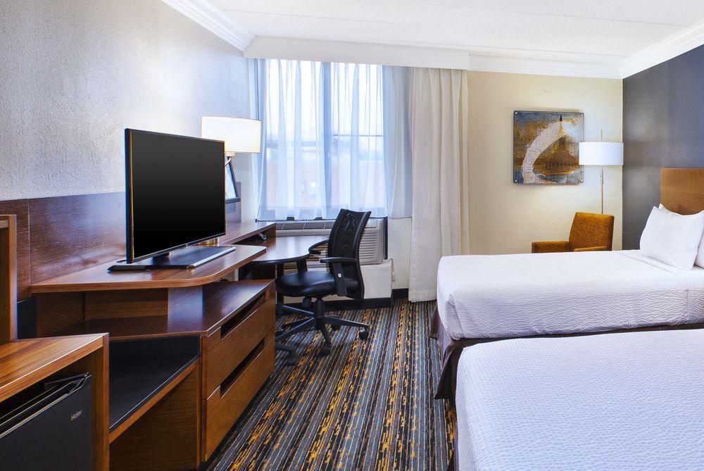 Fairfield By Marriott Inn & Suites Herndon Reston Exterior photo