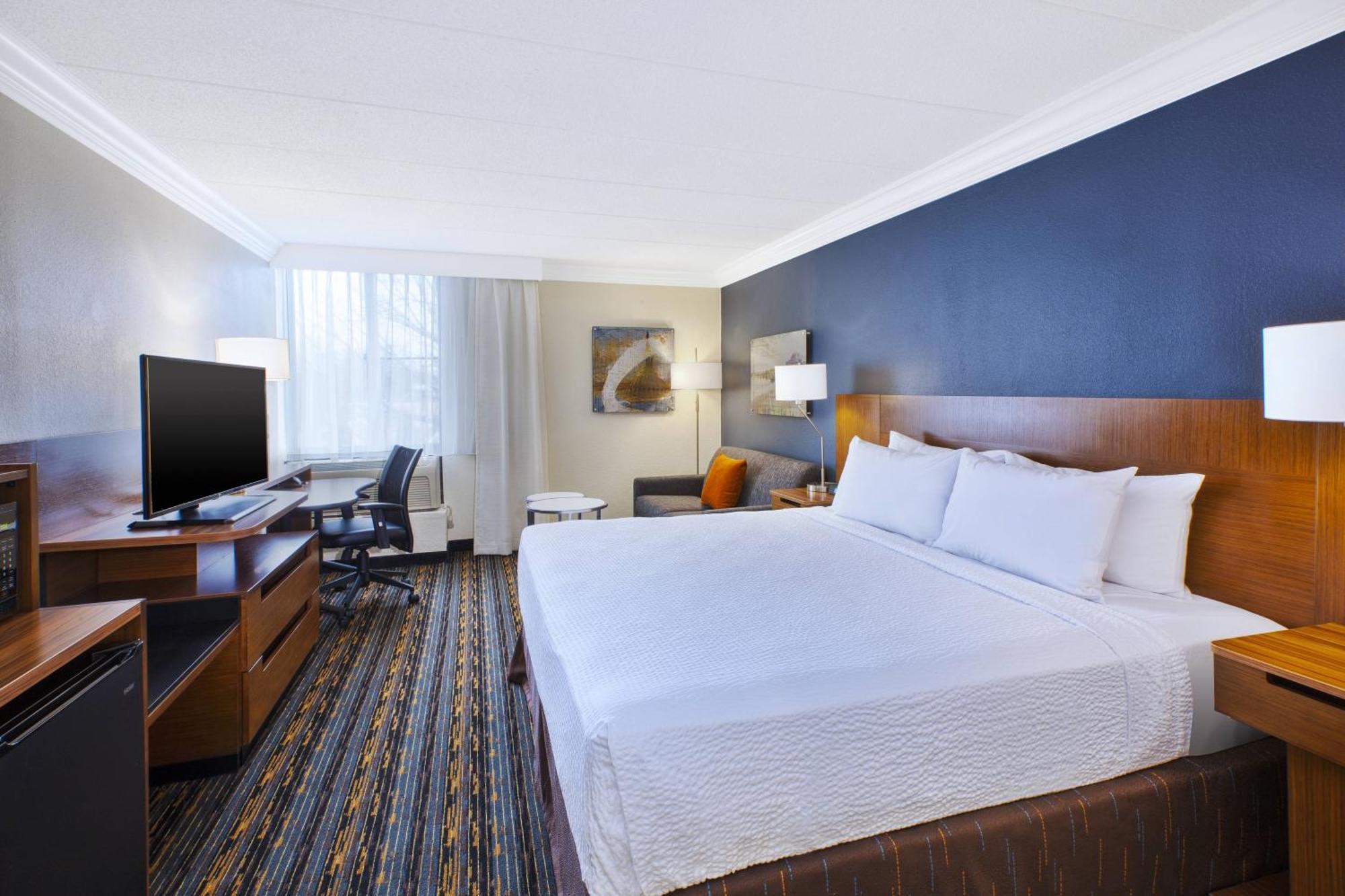 Fairfield By Marriott Inn & Suites Herndon Reston Exterior photo