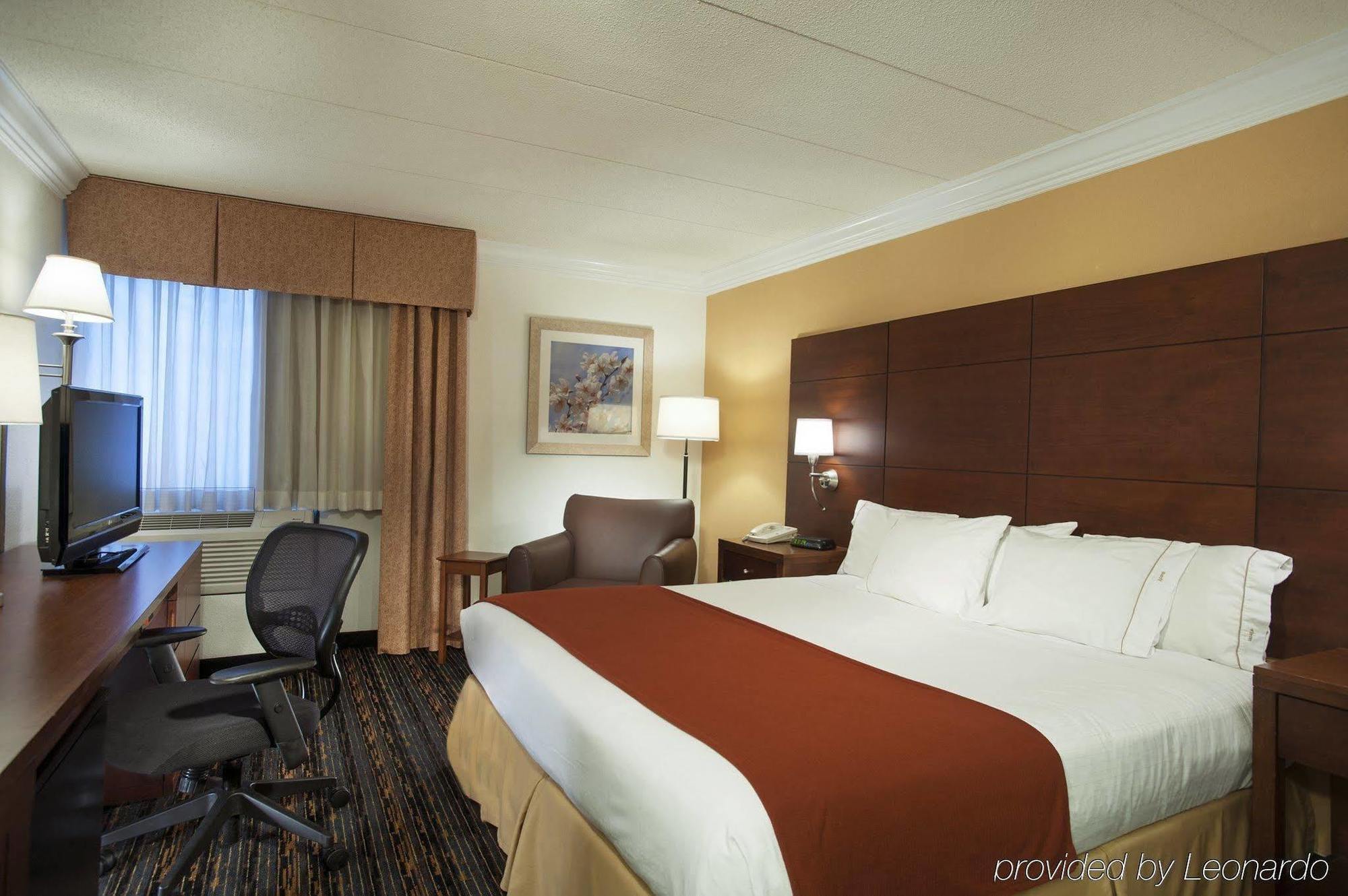 Fairfield By Marriott Inn & Suites Herndon Reston Exterior photo